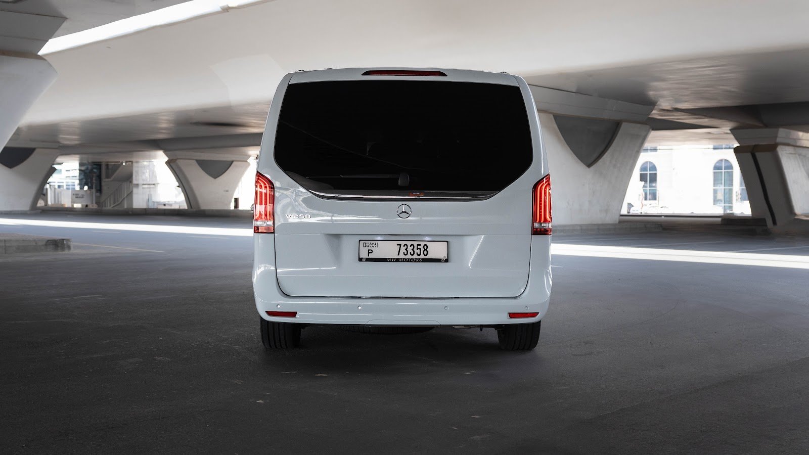 Rent Mercedes-Benz V-Class in Dubai (White) photo 5