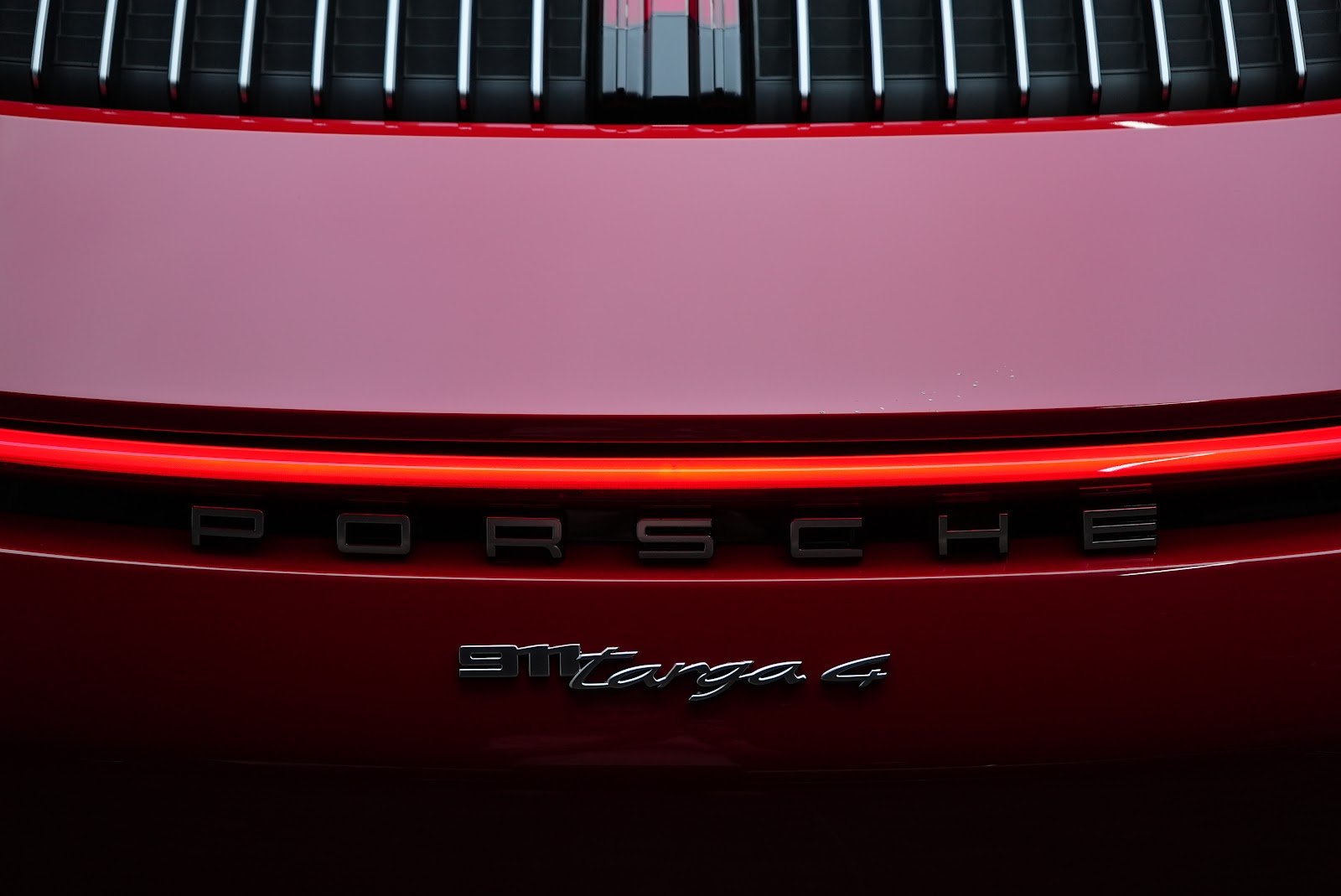Rent Porsche 911 Targa in Dubai photo 11