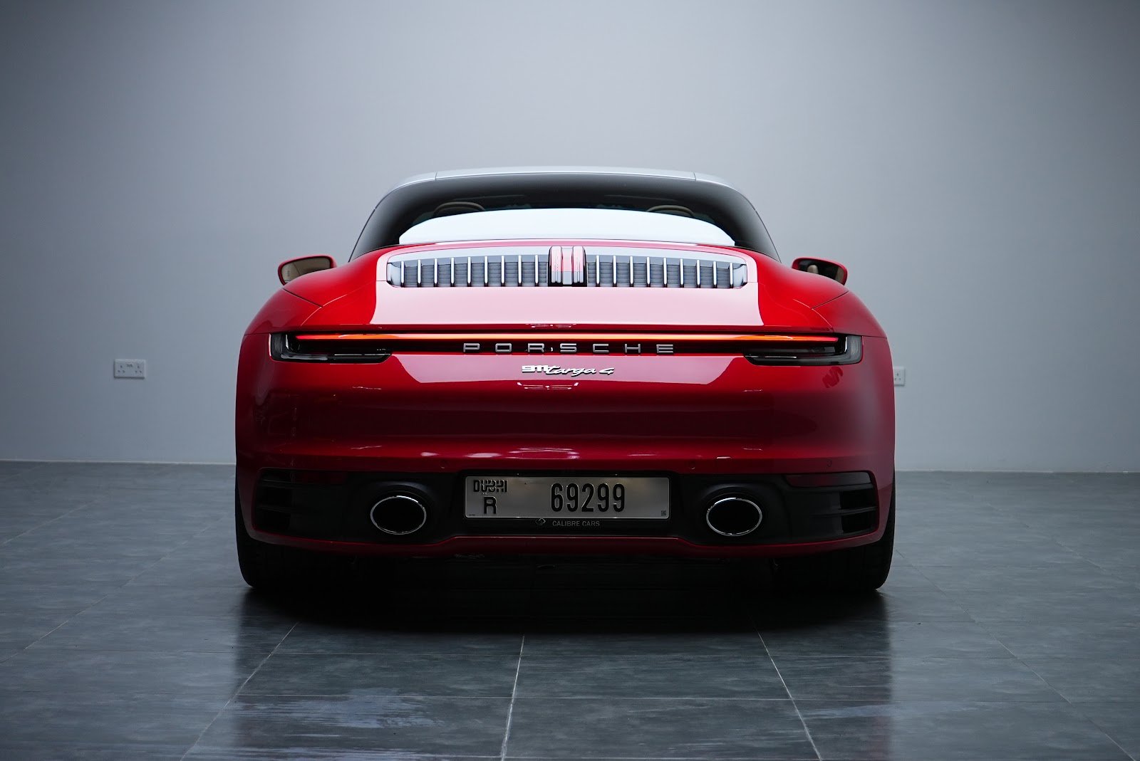 Rent Porsche 911 Targa in Dubai photo 12