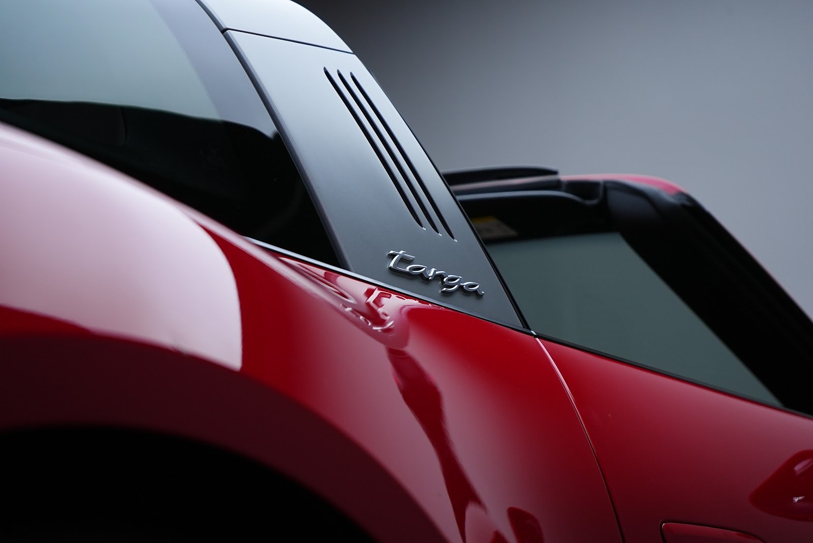 Rent Porsche 911 Targa in Dubai photo 13