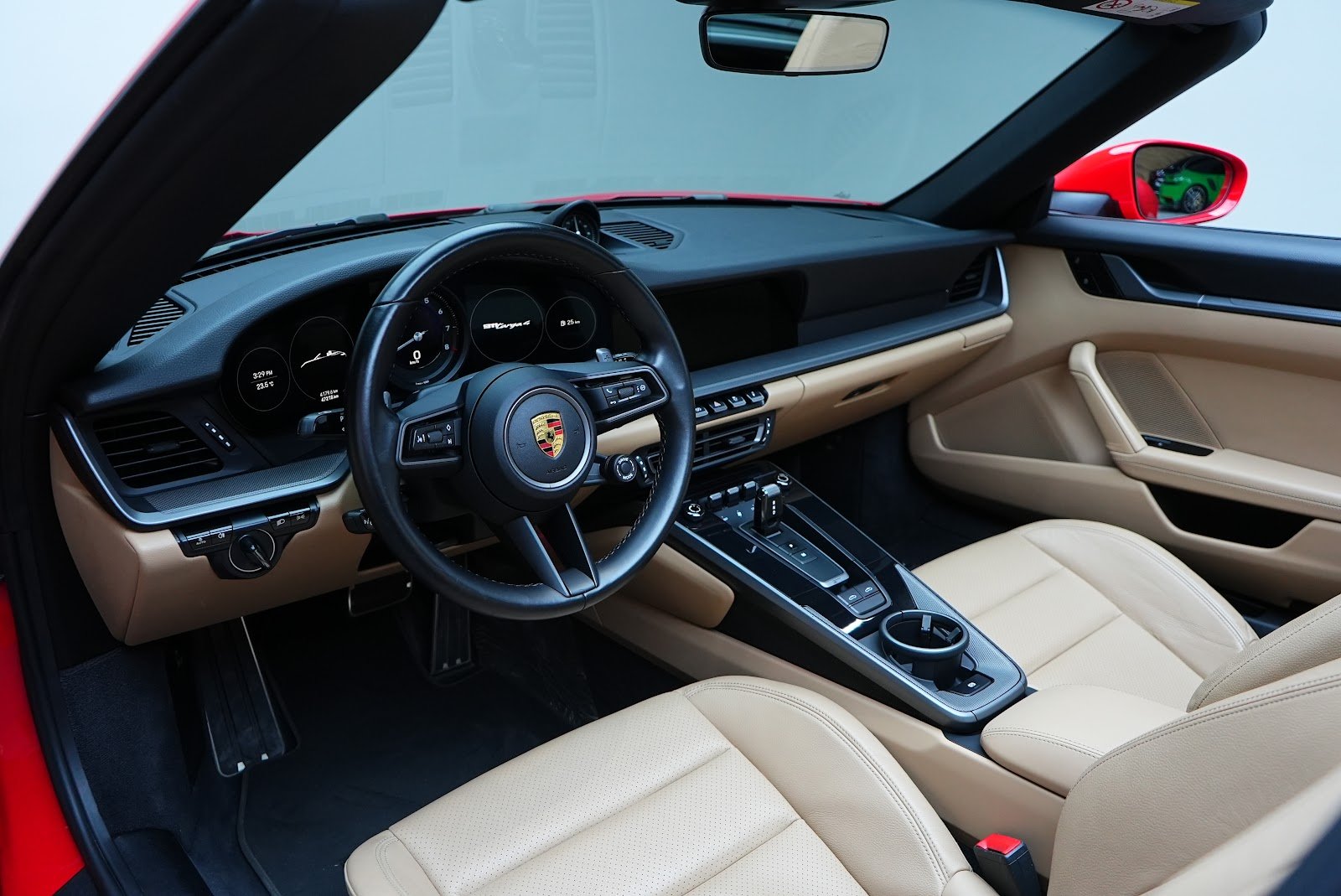 Rent Porsche 911 Targa in Dubai photo 15