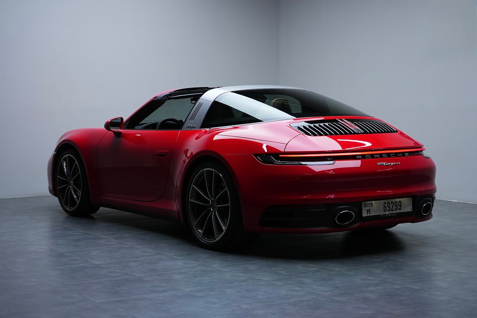 Rent Porsche 911 Targa in Dubai photo 20
