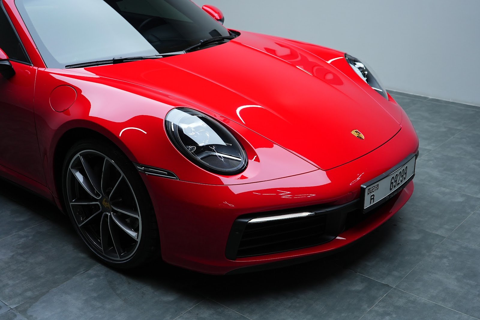 Rent Porsche 911 Targa in Dubai photo 2