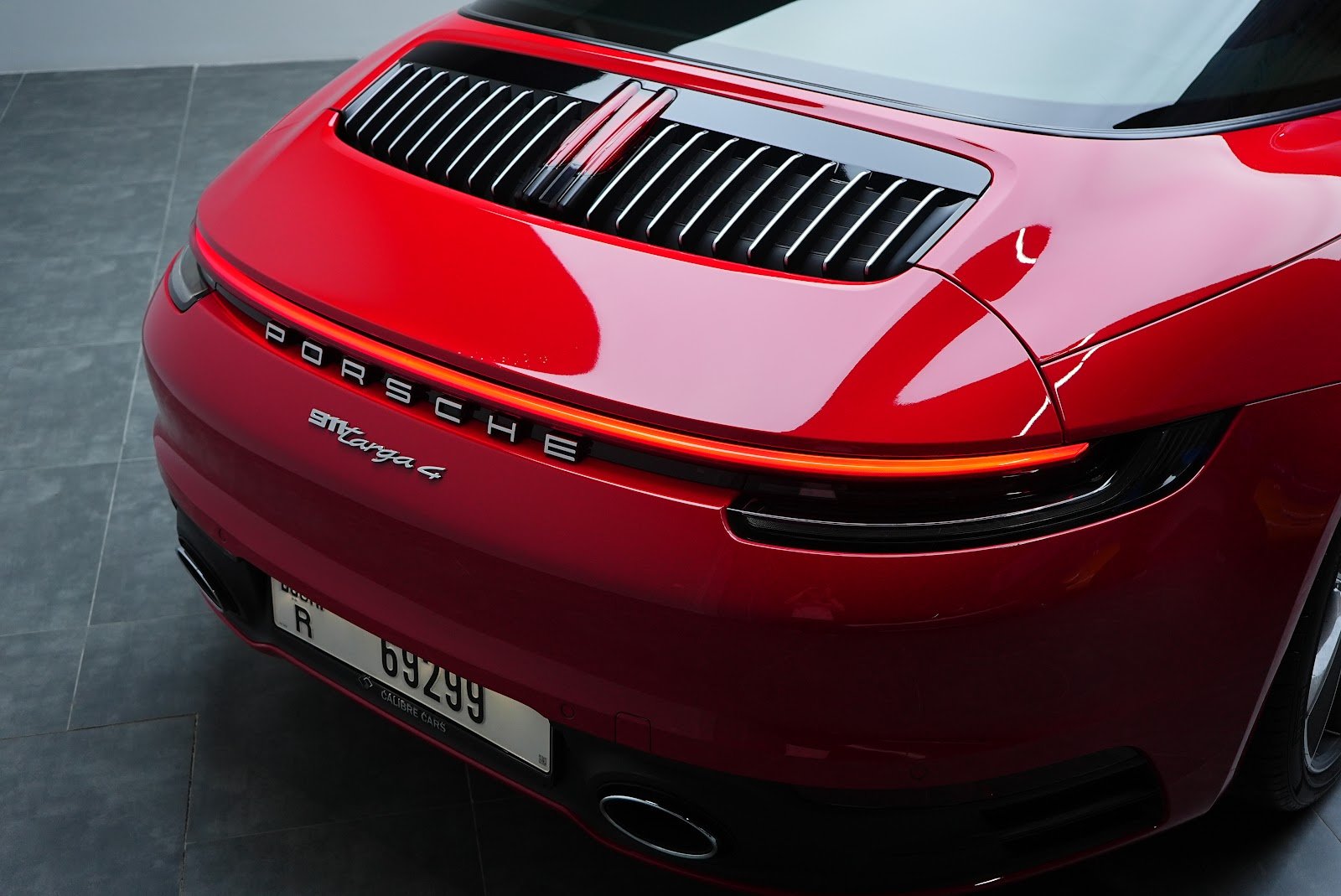 Rent Porsche 911 Targa in Dubai photo 5