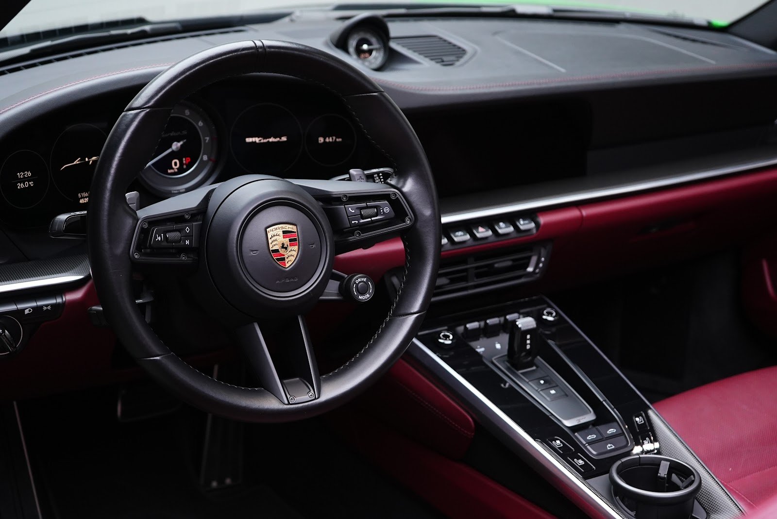 Rent Porsche 911 Turbo S in Dubai photo 6