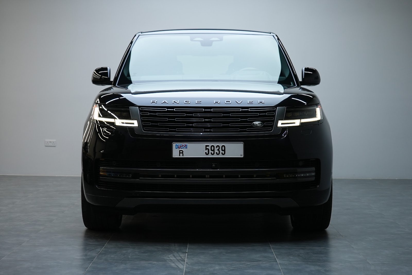 Rent Land Rover Range Rover HSE Vogue 1st in Dubai rental in Dubai