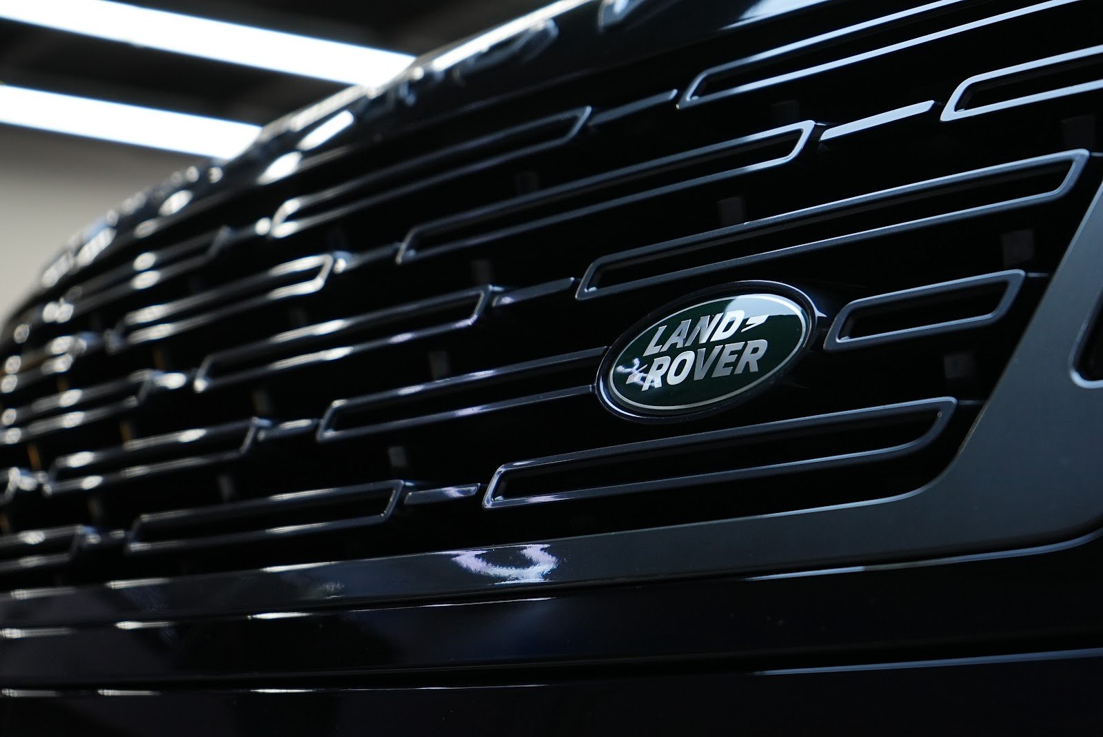Rent Land Rover Range Rover HSE Vogue 1st in Dubai photo 14