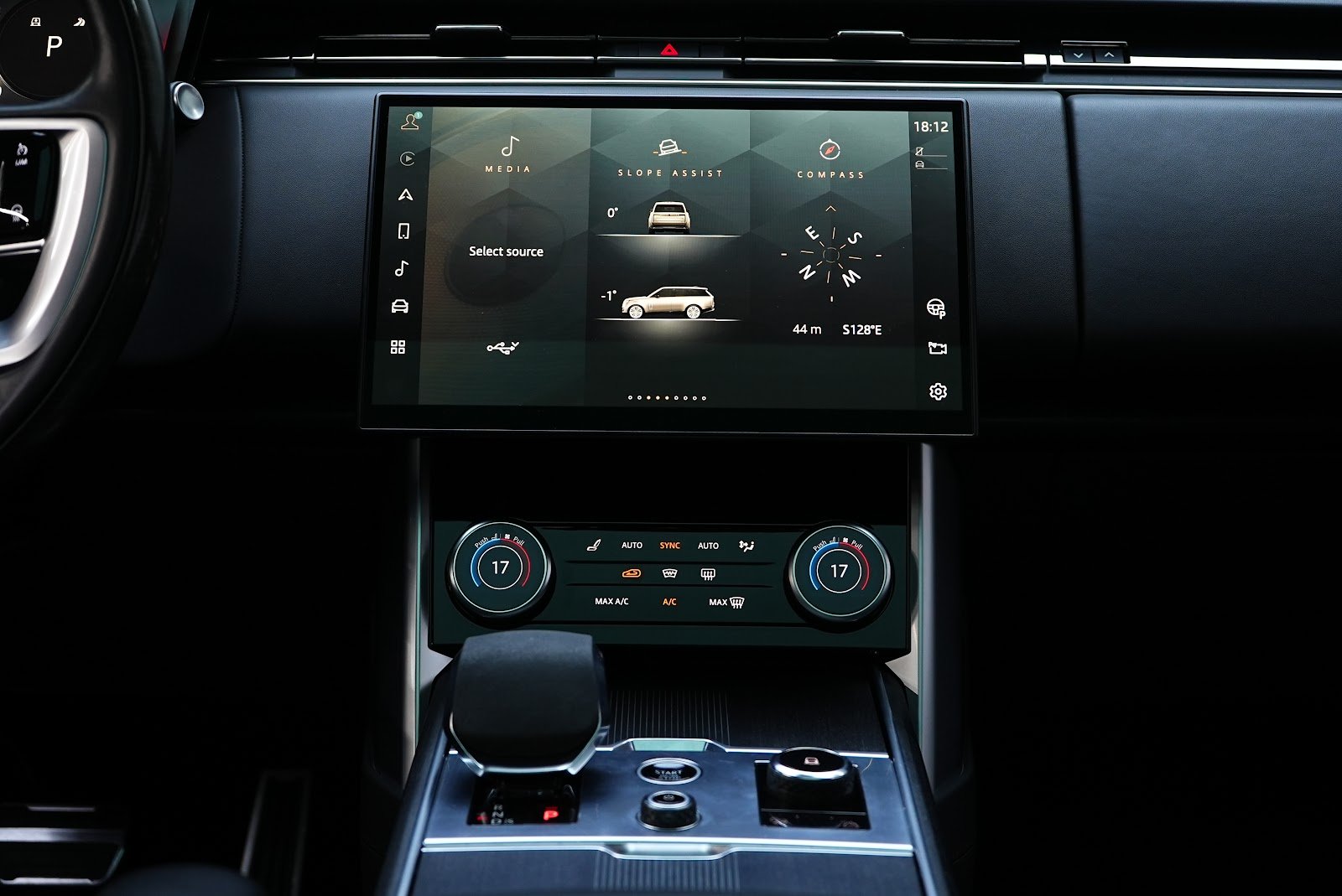 Rent Land Rover Range Rover HSE Vogue 1st in Dubai photo 7