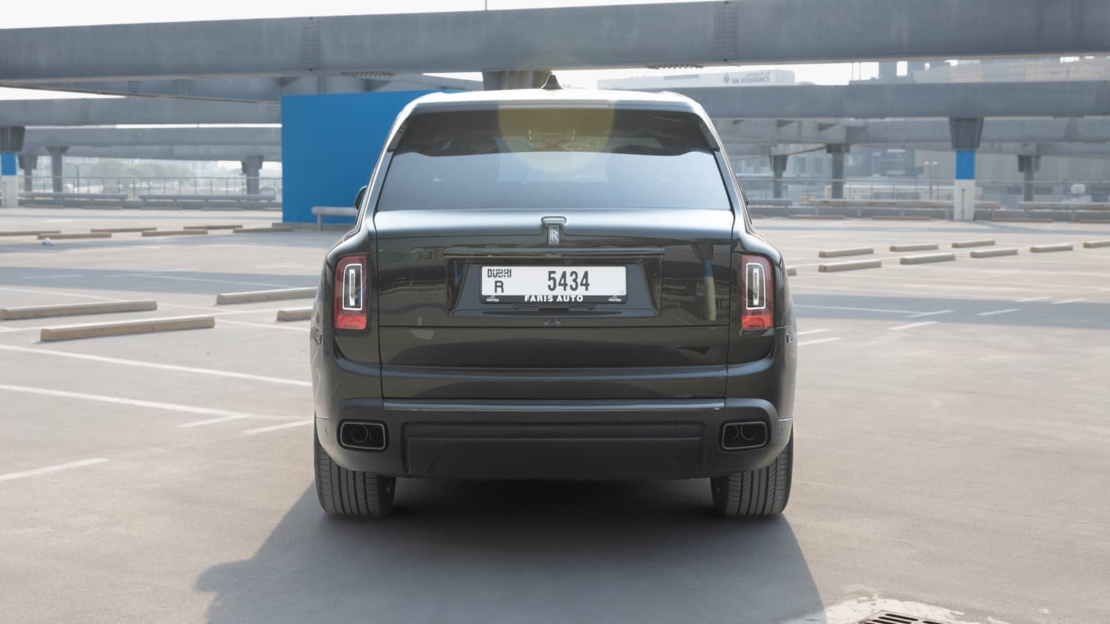 Rent Rolls-Royce Cullinan in Dubai (Green) photo 5