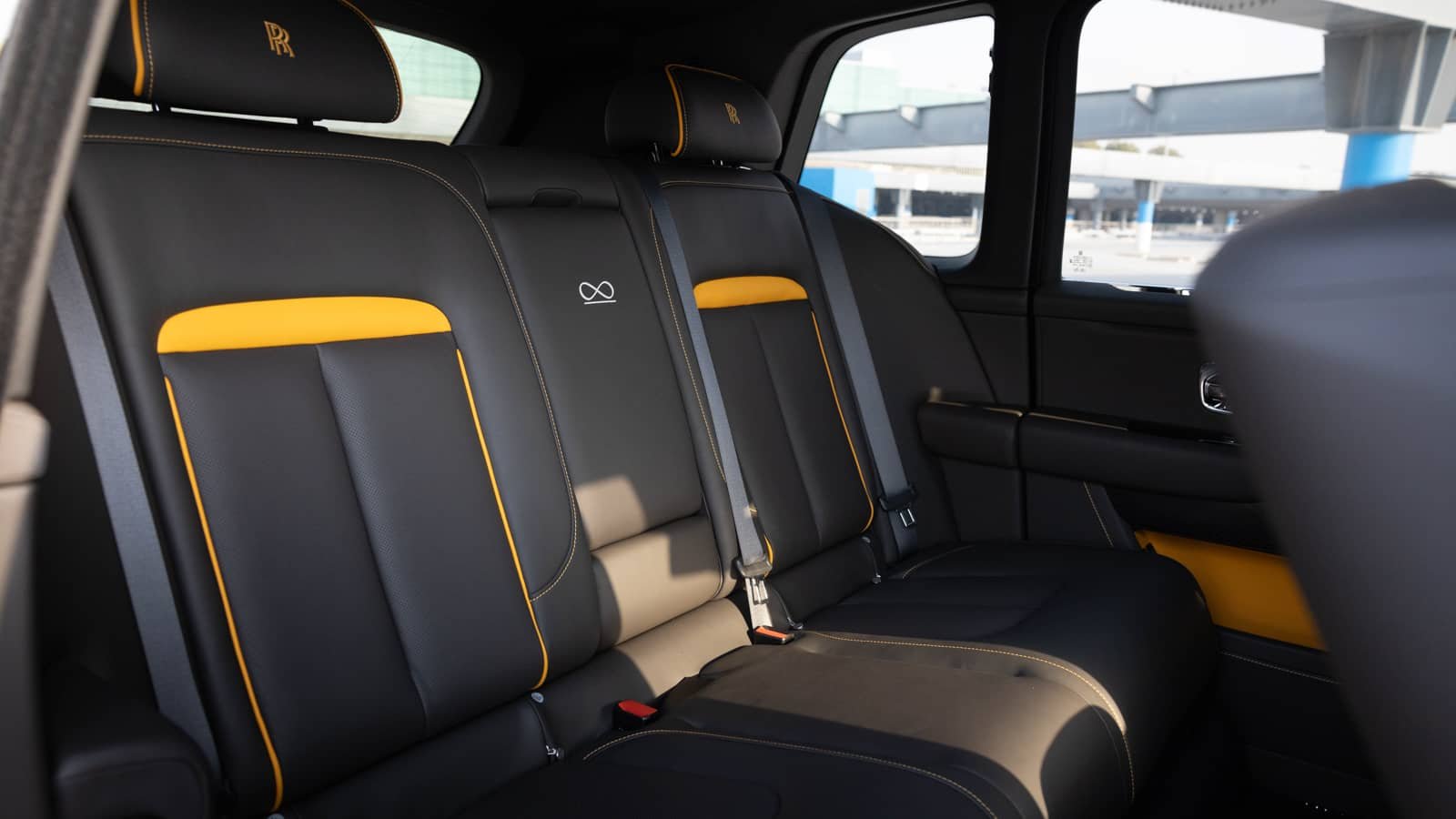 Rent Rolls-Royce Cullinan in Dubai (Green) photo 9