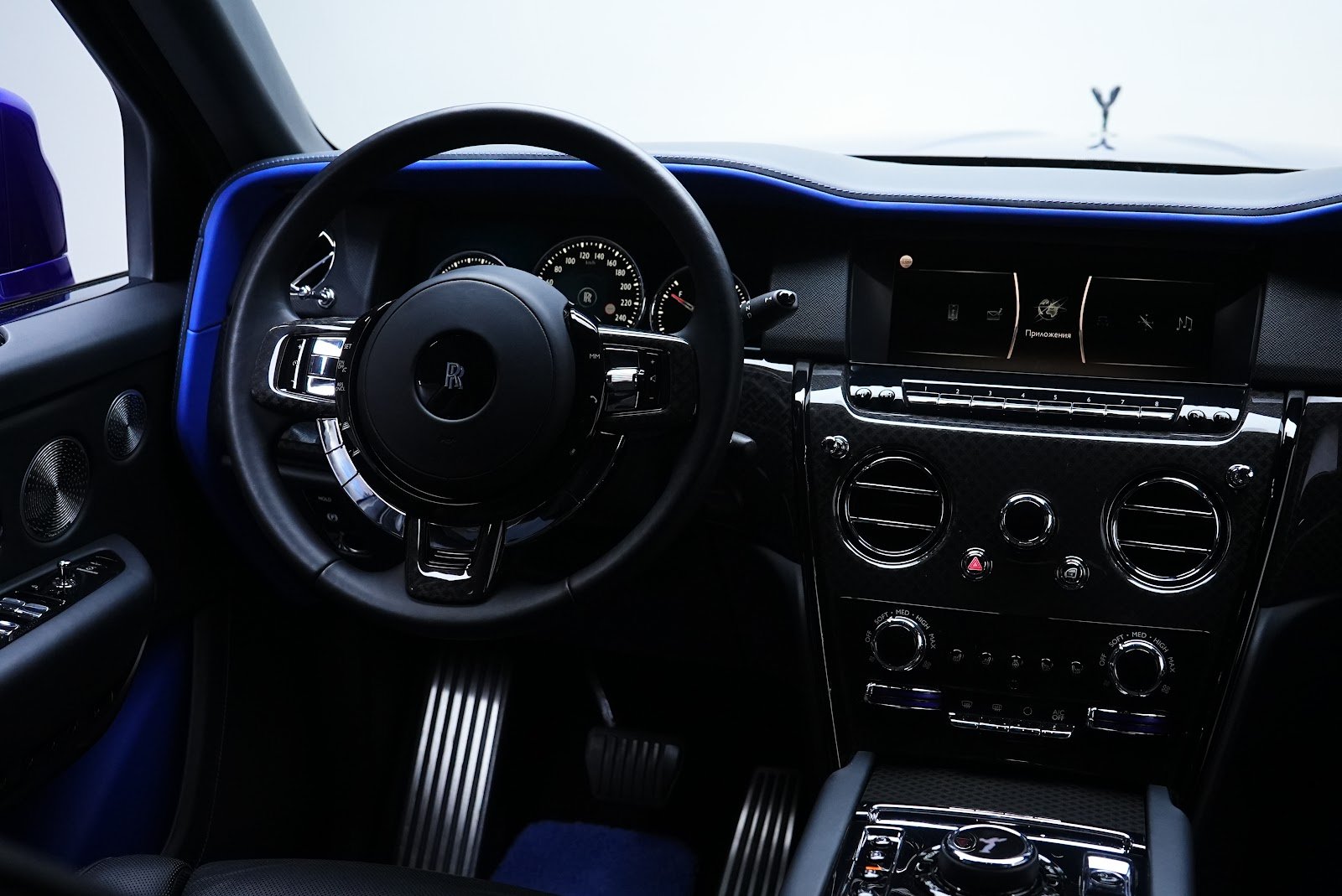 Rent Rolls-Royce Cullinan Black Badge in Dubai photo 7