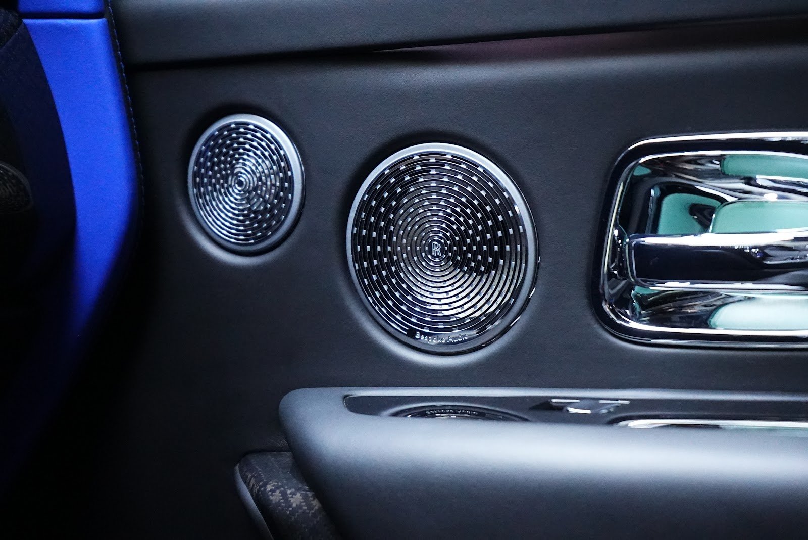 Rent Rolls-Royce Cullinan Black Badge in Dubai photo 10