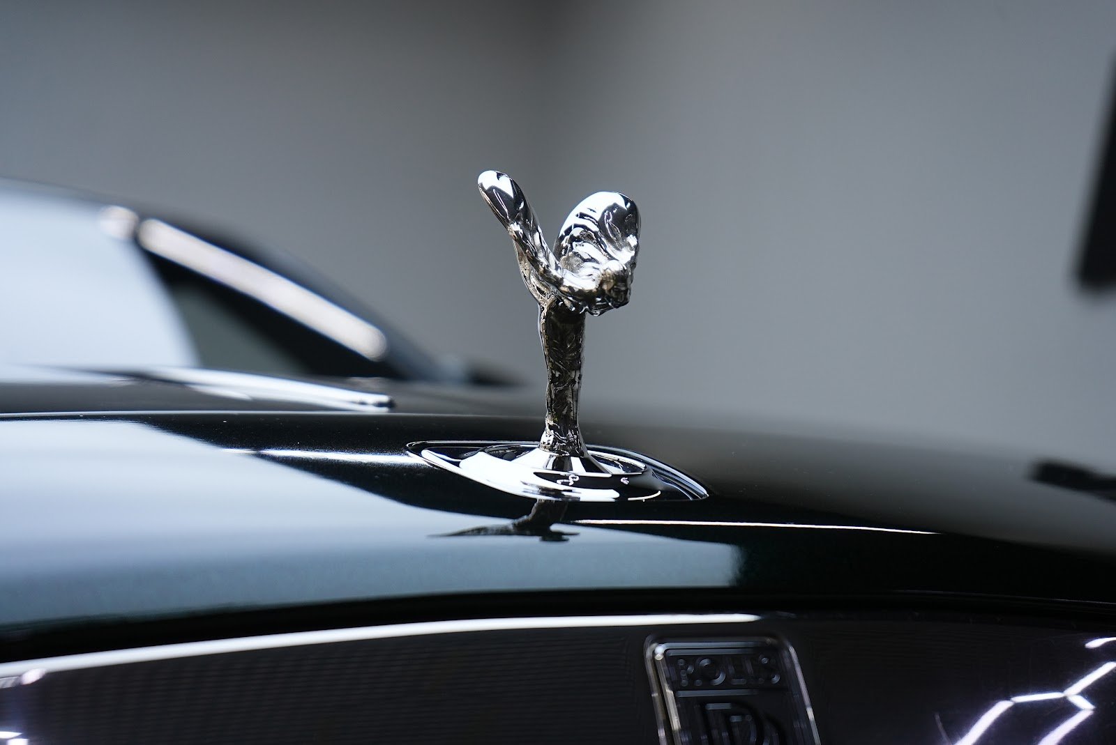 Rent Rolls-Royce Dawn in Dubai photo 10