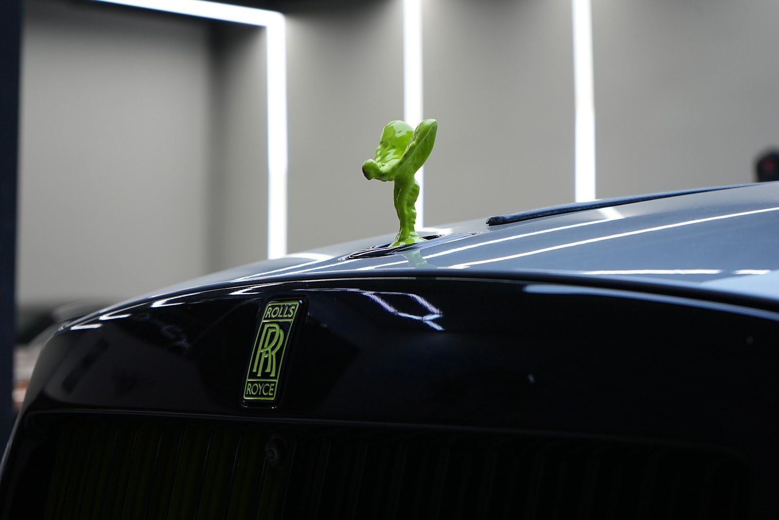 Rent Rolls-Royce Ghost Mansory in Dubai photo 2