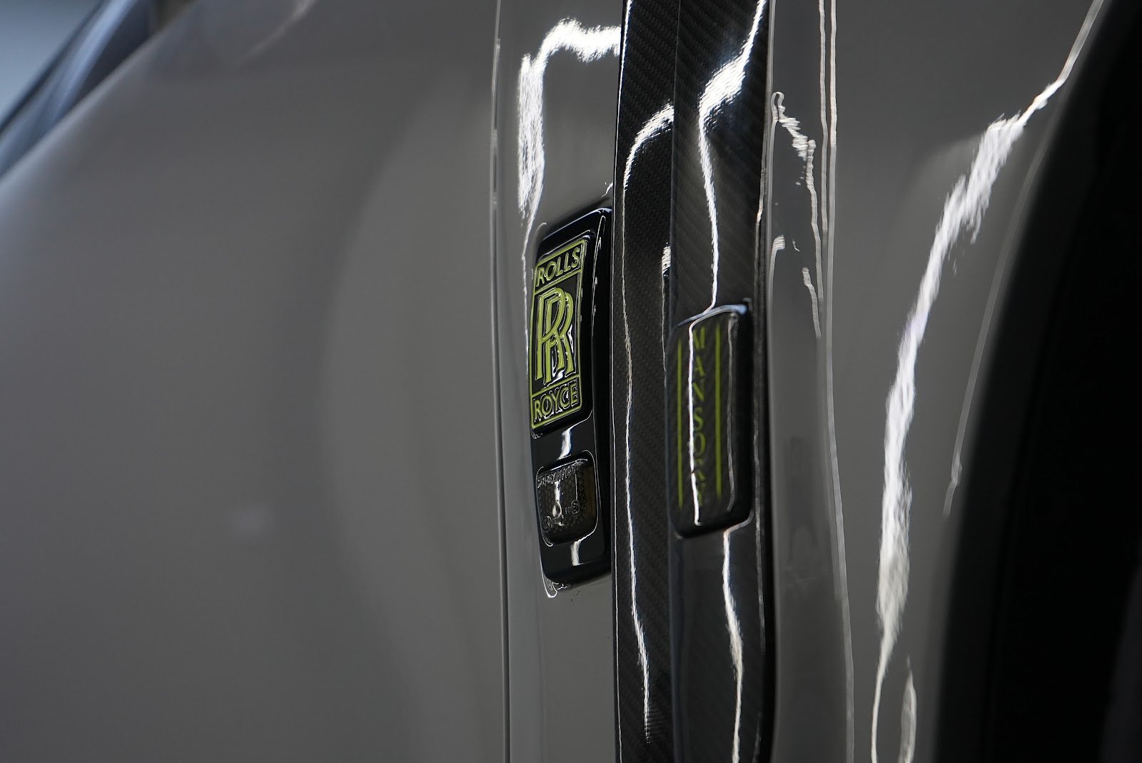 Rent Rolls-Royce Ghost Mansory in Dubai photo 3