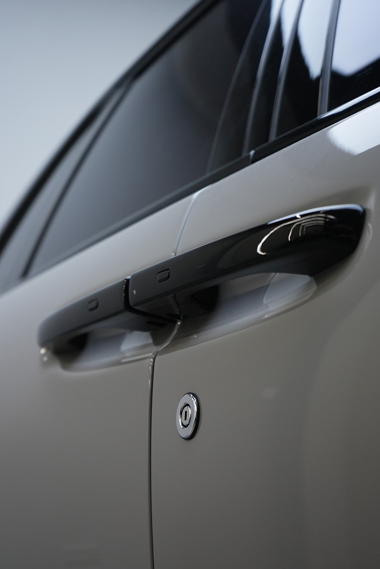Rent Rolls-Royce Ghost Mansory in Dubai photo 4