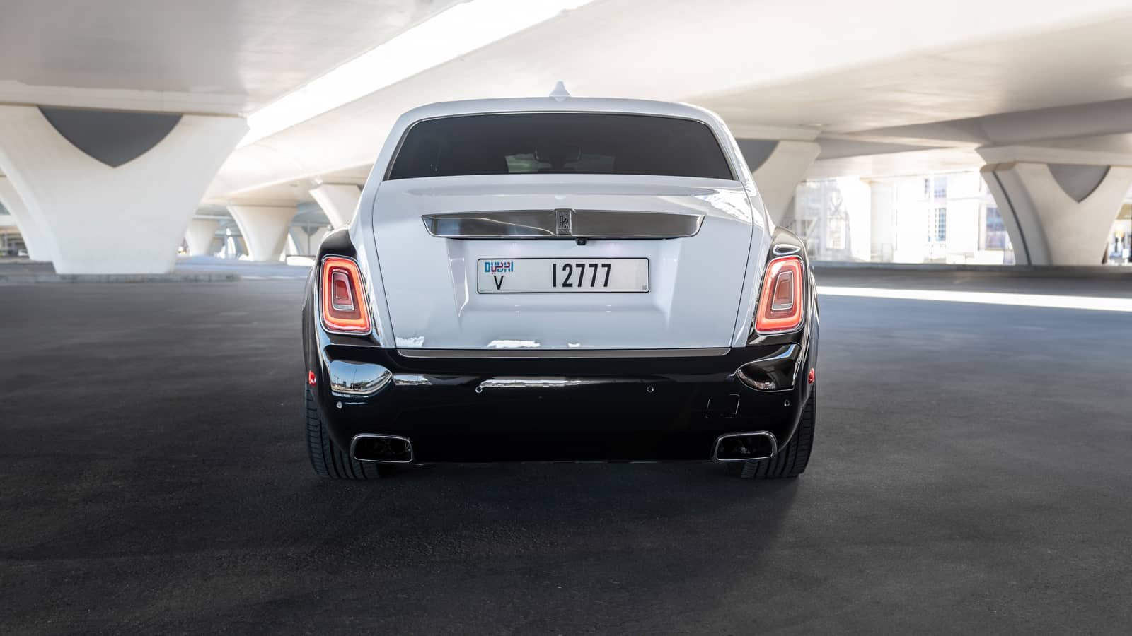 Rent Rolls-Royce Phantom in Dubai photo 3