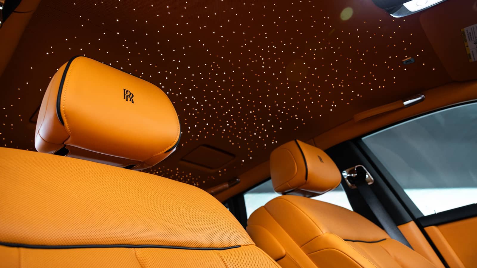 Rent Rolls-Royce Phantom in Dubai photo 10