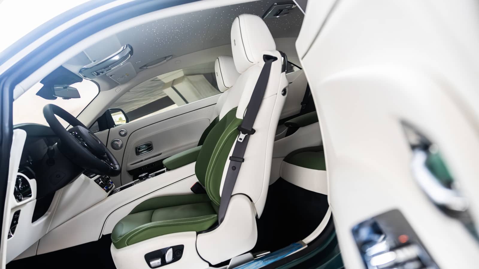Rent Rolls-Royce Spectre in Dubai photo 5