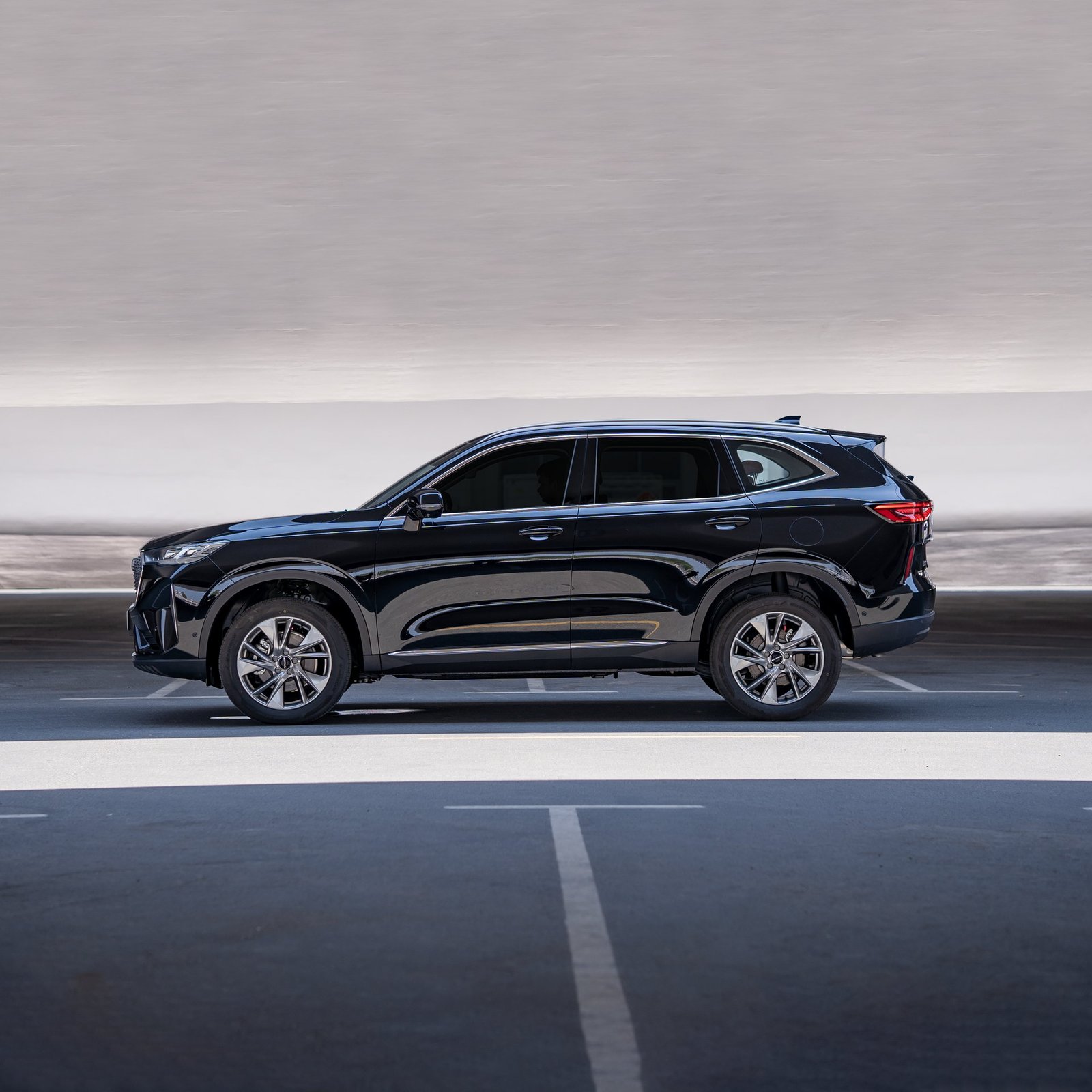 2023 Haval H6 for Rent in Dubai photo 4