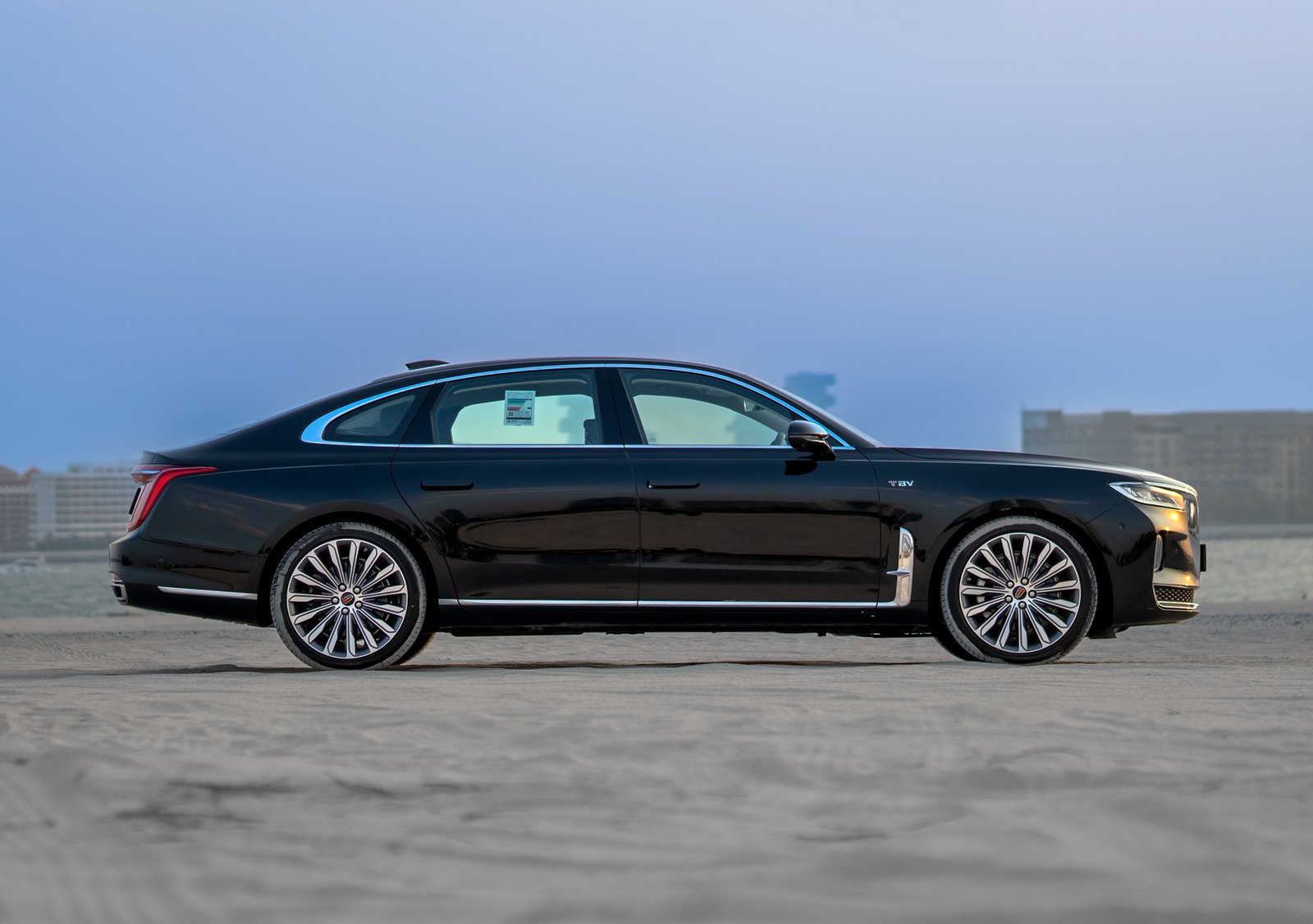 2023 Hongqi H9 for Rent in Dubai photo 3