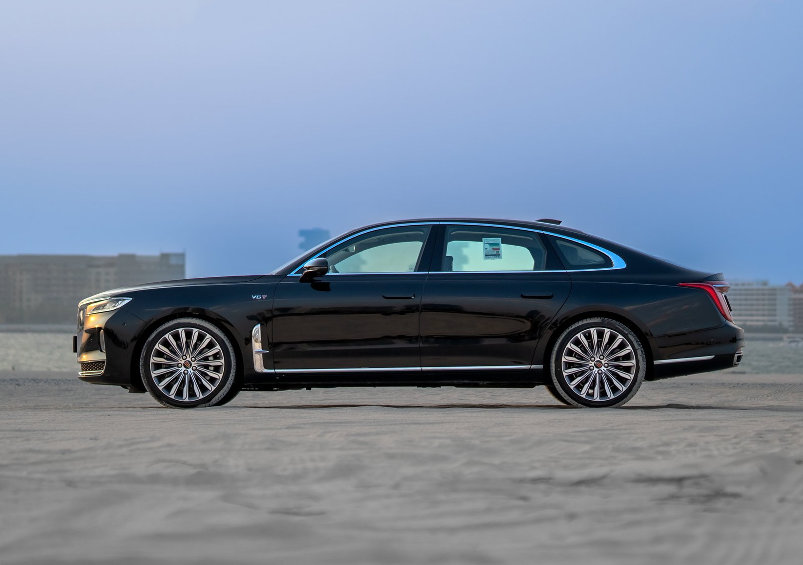 2023 Hongqi H9 for Rent in Dubai photo 4