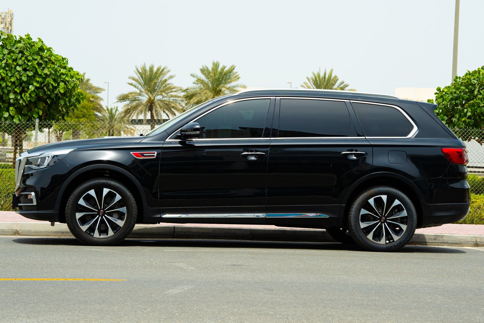 2022 Hongqi HS7 for Rent in Dubai photo 3