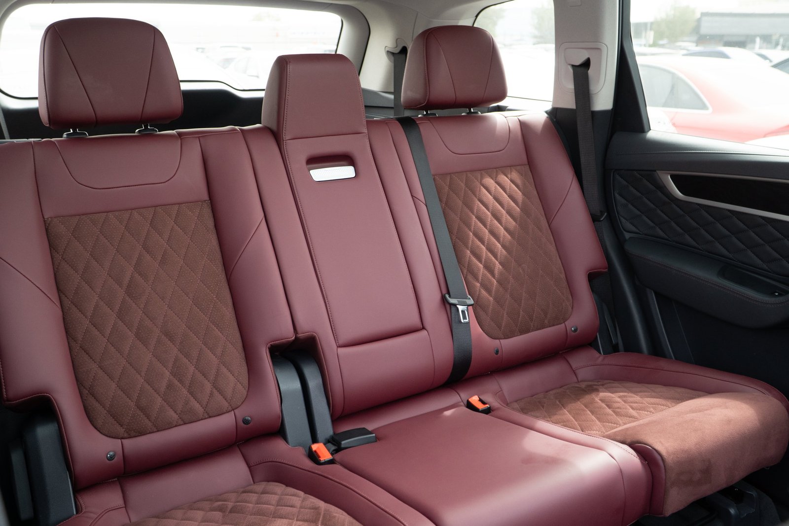 2022 Hongqi HS7 for Rent in Dubai photo 8