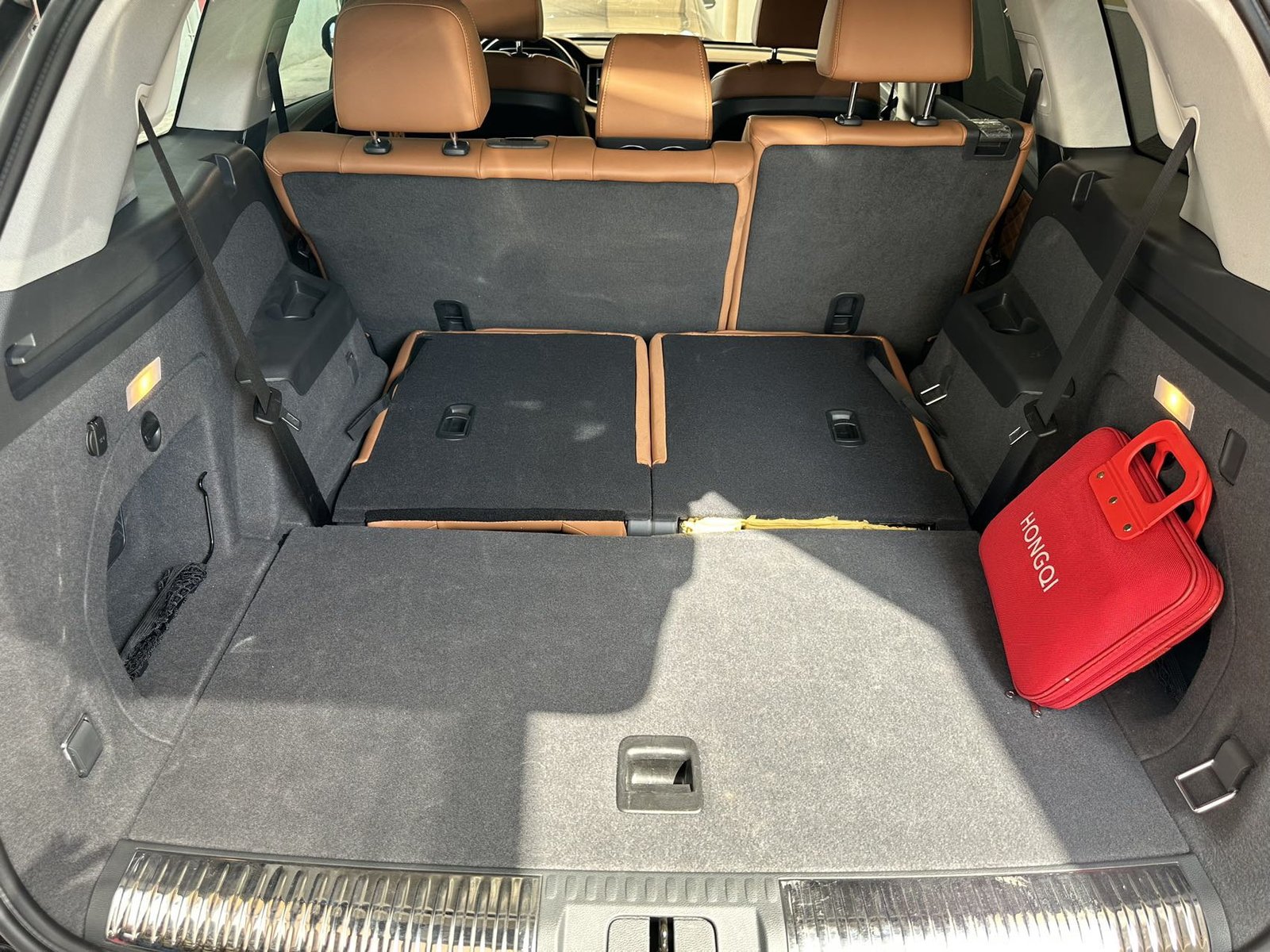 2022 Hongqi HS7 for Rent in Dubai photo 9