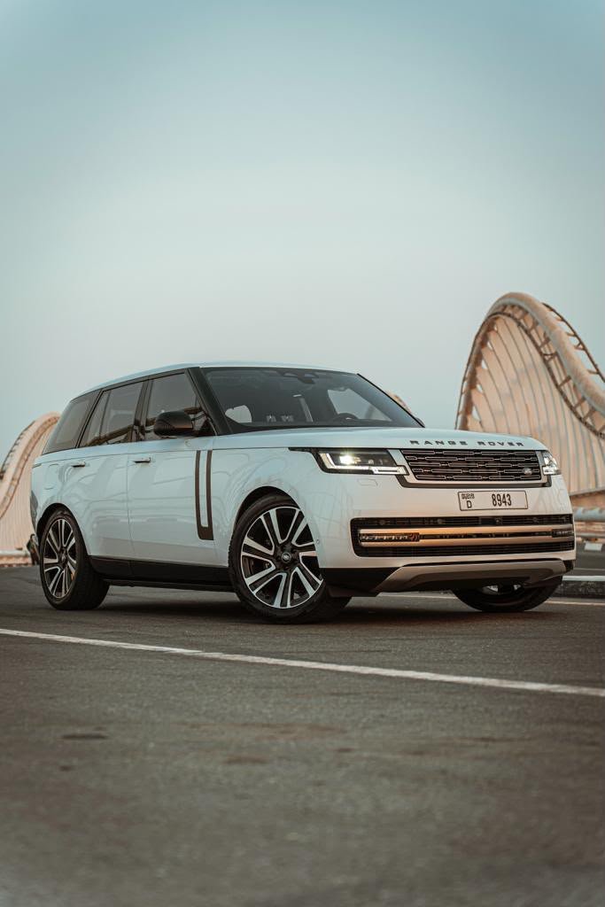 2023 Range Rover Vogue White for Rent in Dubai photo 2