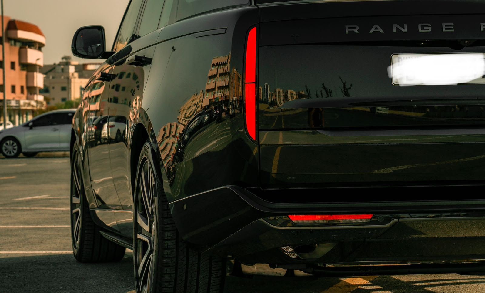 2023 Range Rover Vogue Black for Rent in Dubai photo 3