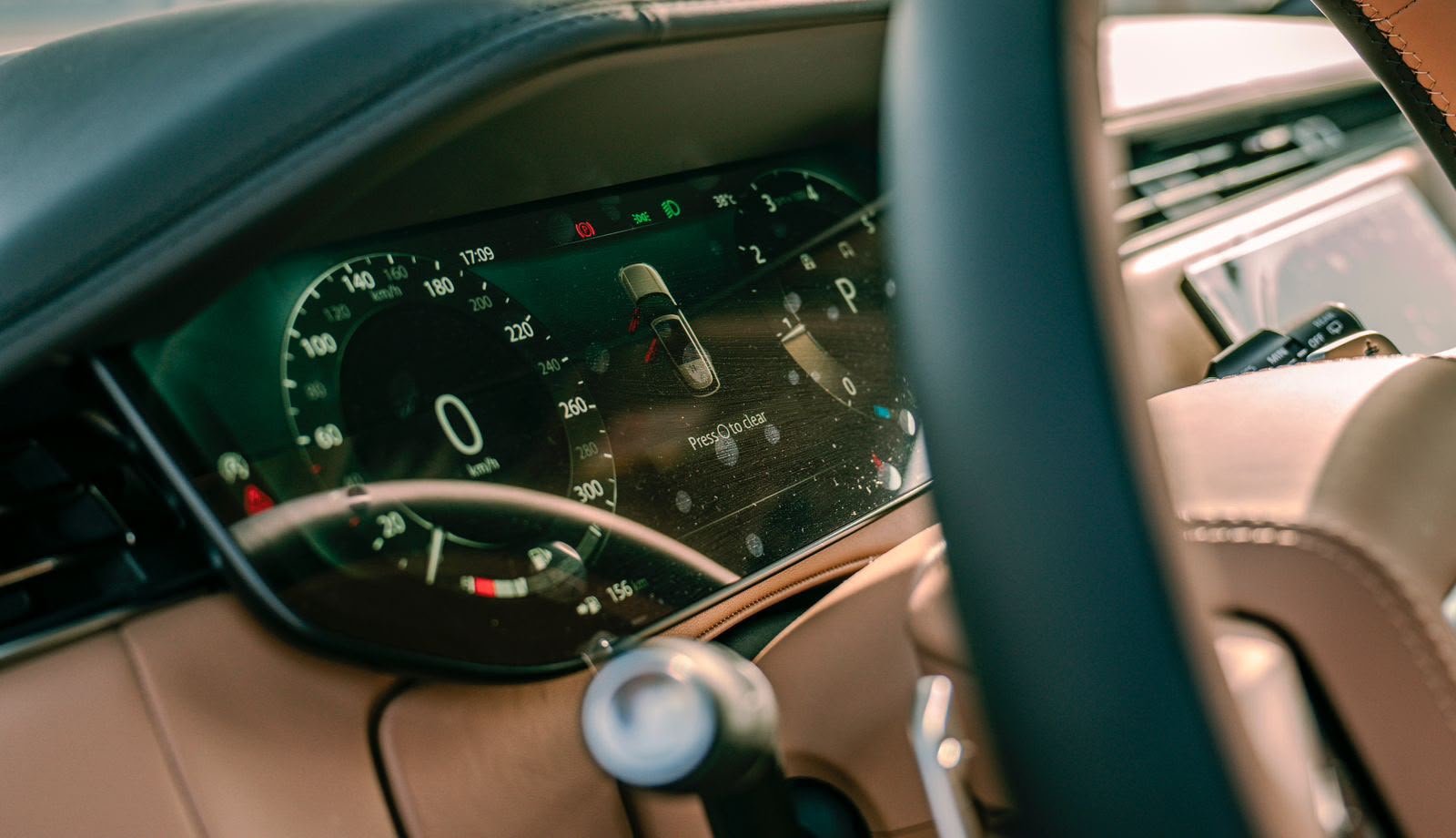2023 Range Rover Vogue Black for Rent in Dubai photo 8