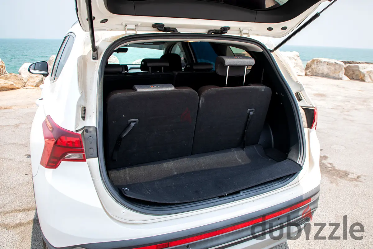 Rent 2023 Hyundai Santa Fe in Port Saeed photo 6