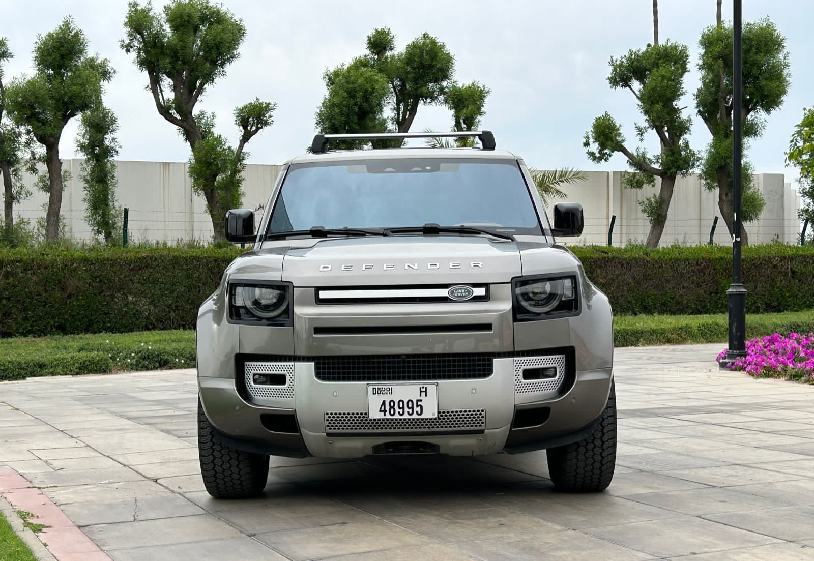Rent Land Rover Defender 110 in Dubai photo 2