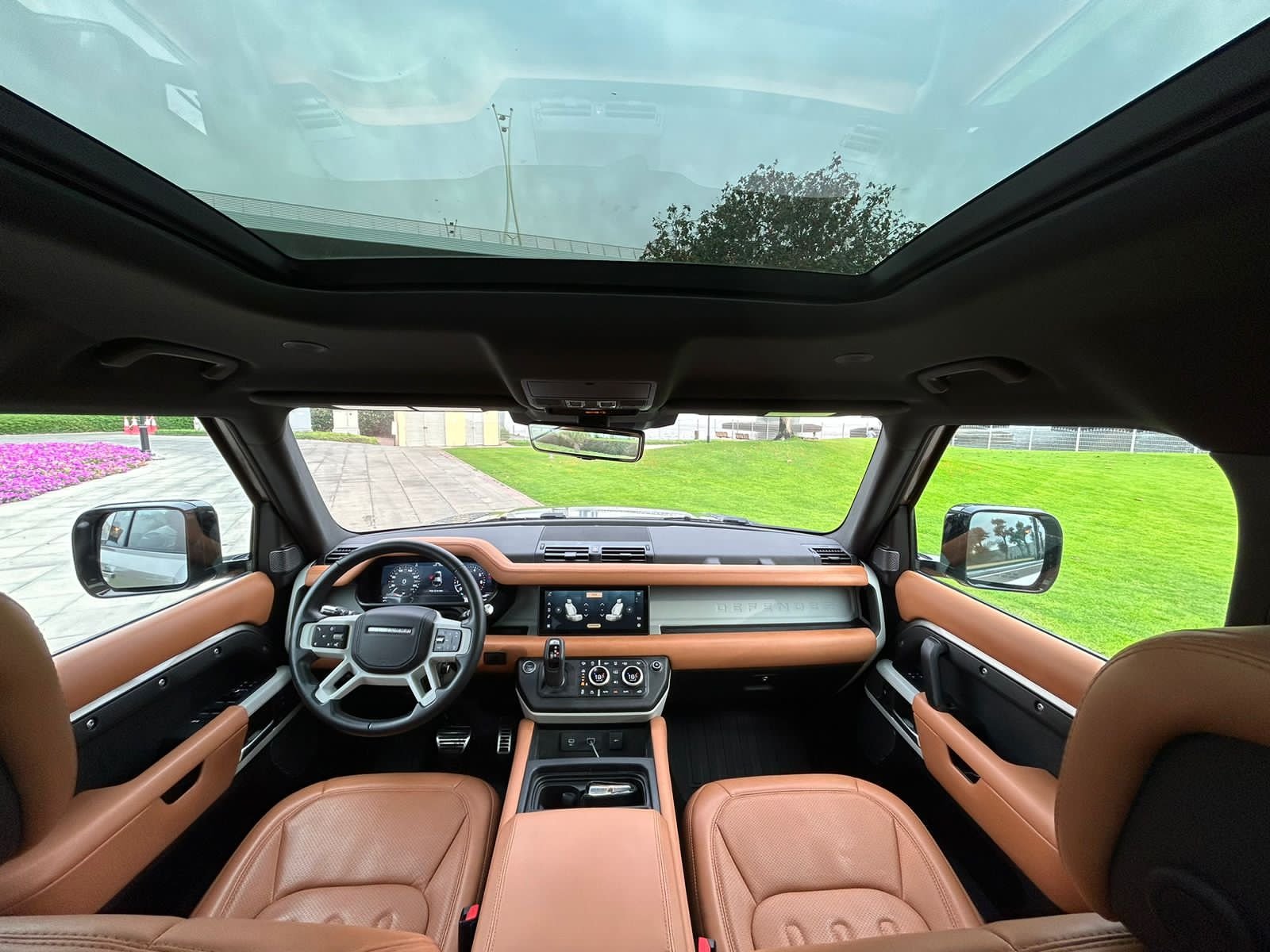 Rent Land Rover Defender 110 in Dubai photo 5