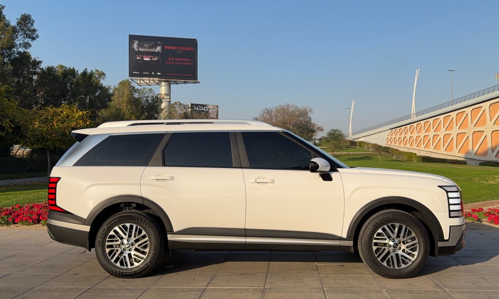 Rent a Hyundai Palisade in Dubai (Beige) photo 4