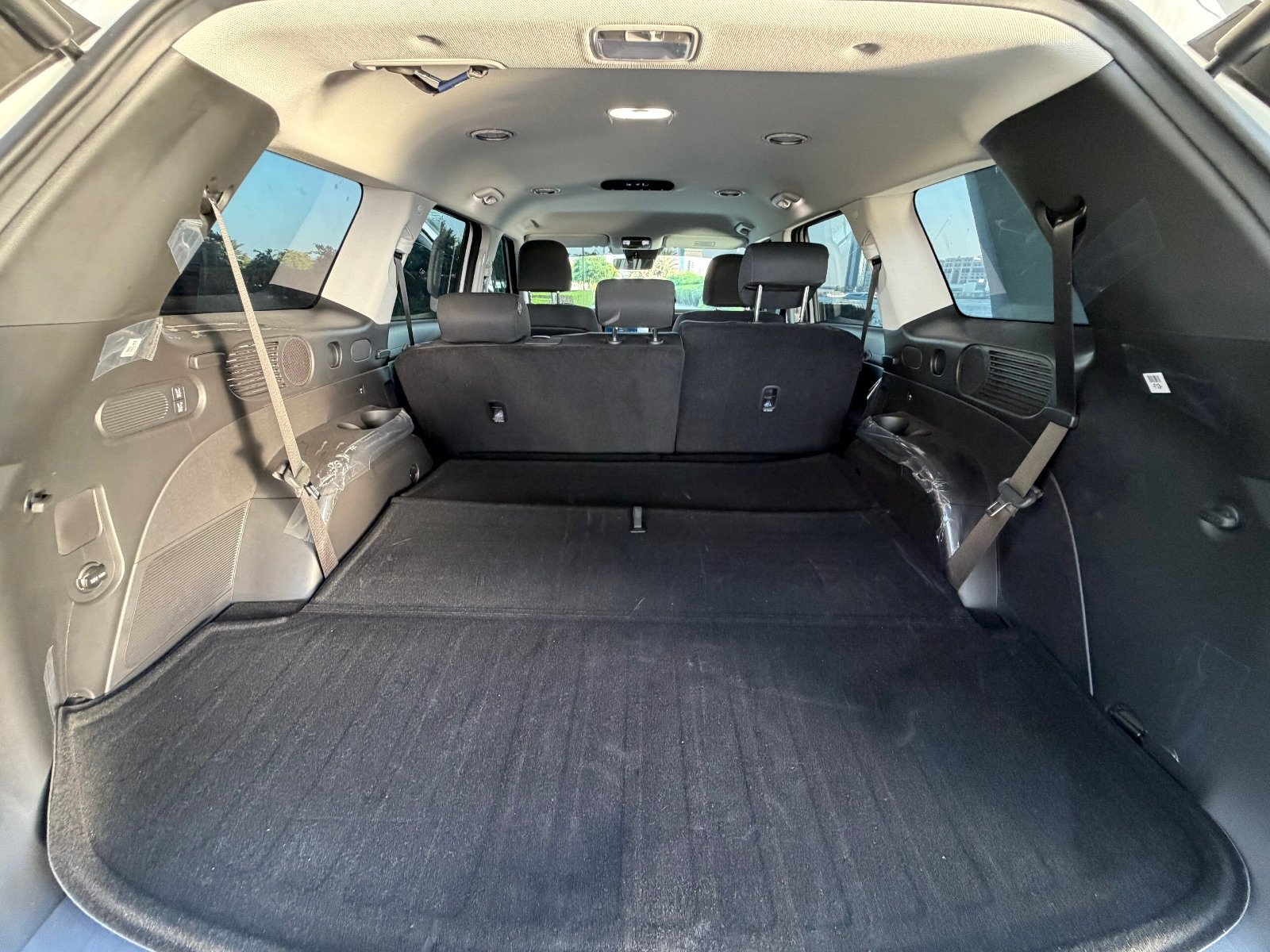 Rent a Hyundai Palisade in Dubai (Beige) photo 7