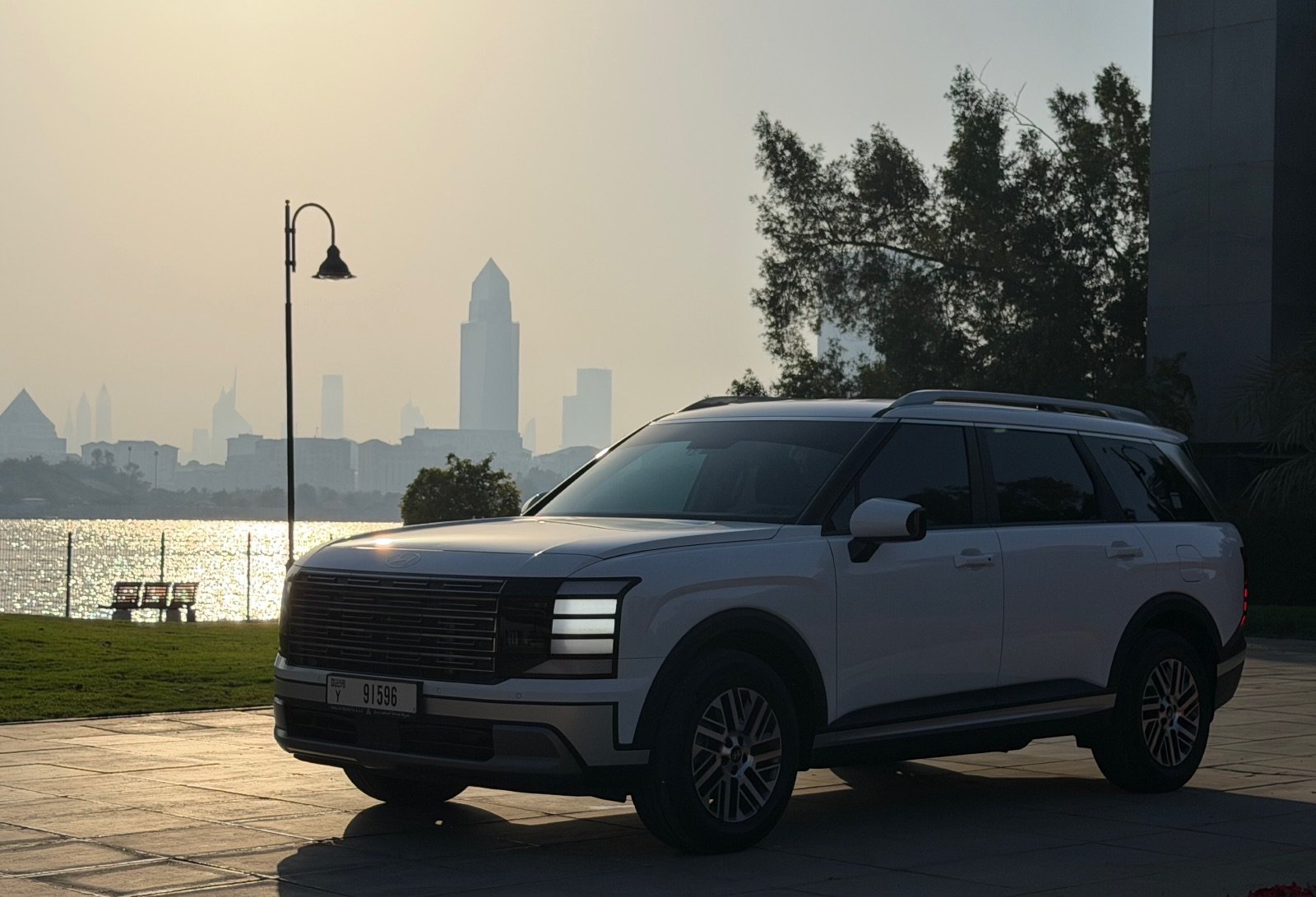 Rent a Hyundai Palisade in Dubai (Beige) photo 9