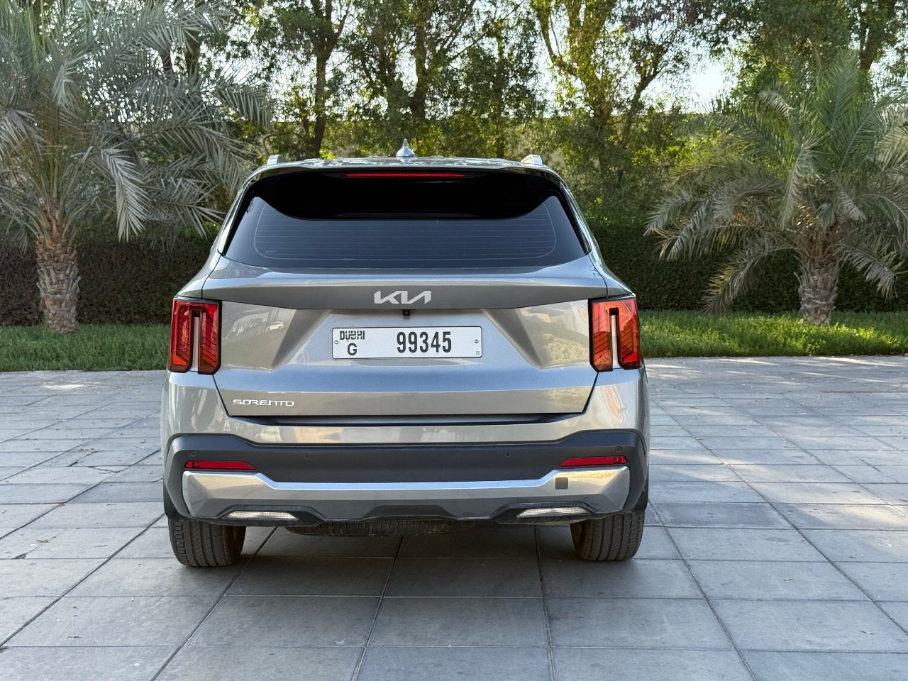 Rent a Kia Sorento in Dubai photo 5