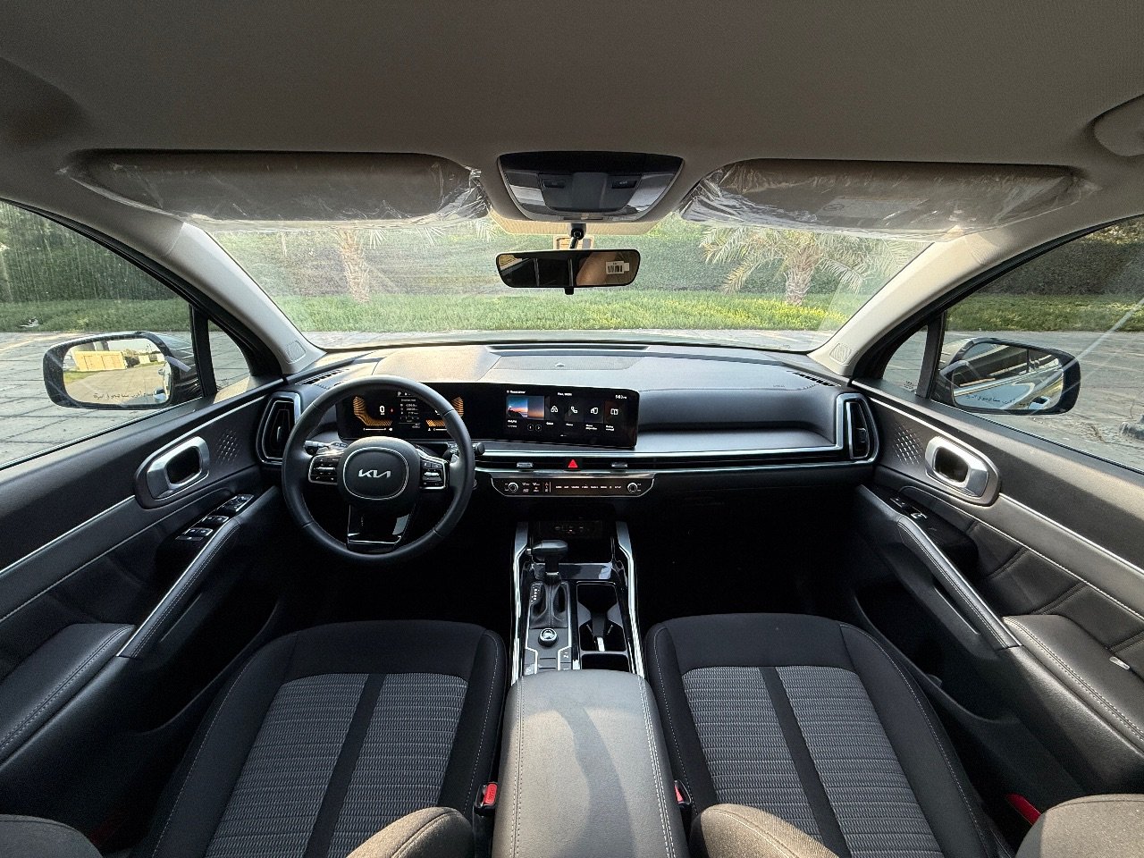 Rent a Kia Sorento in Dubai photo 10