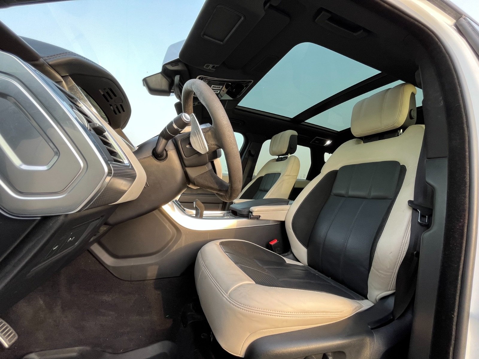 Land Rover Range Rover Sport HST for Rent in Dubai photo 6