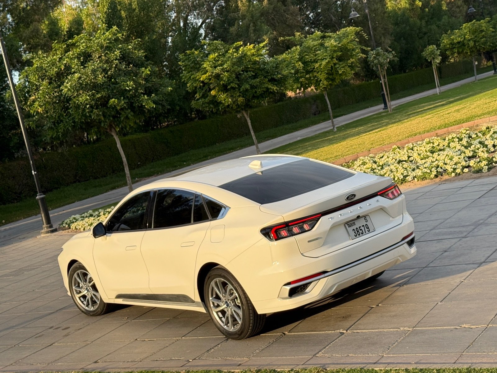 Ford Taurus Rental in Dubai photo 2