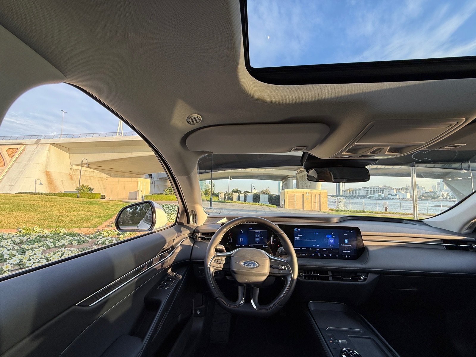 Ford Taurus Rental in Dubai photo 7