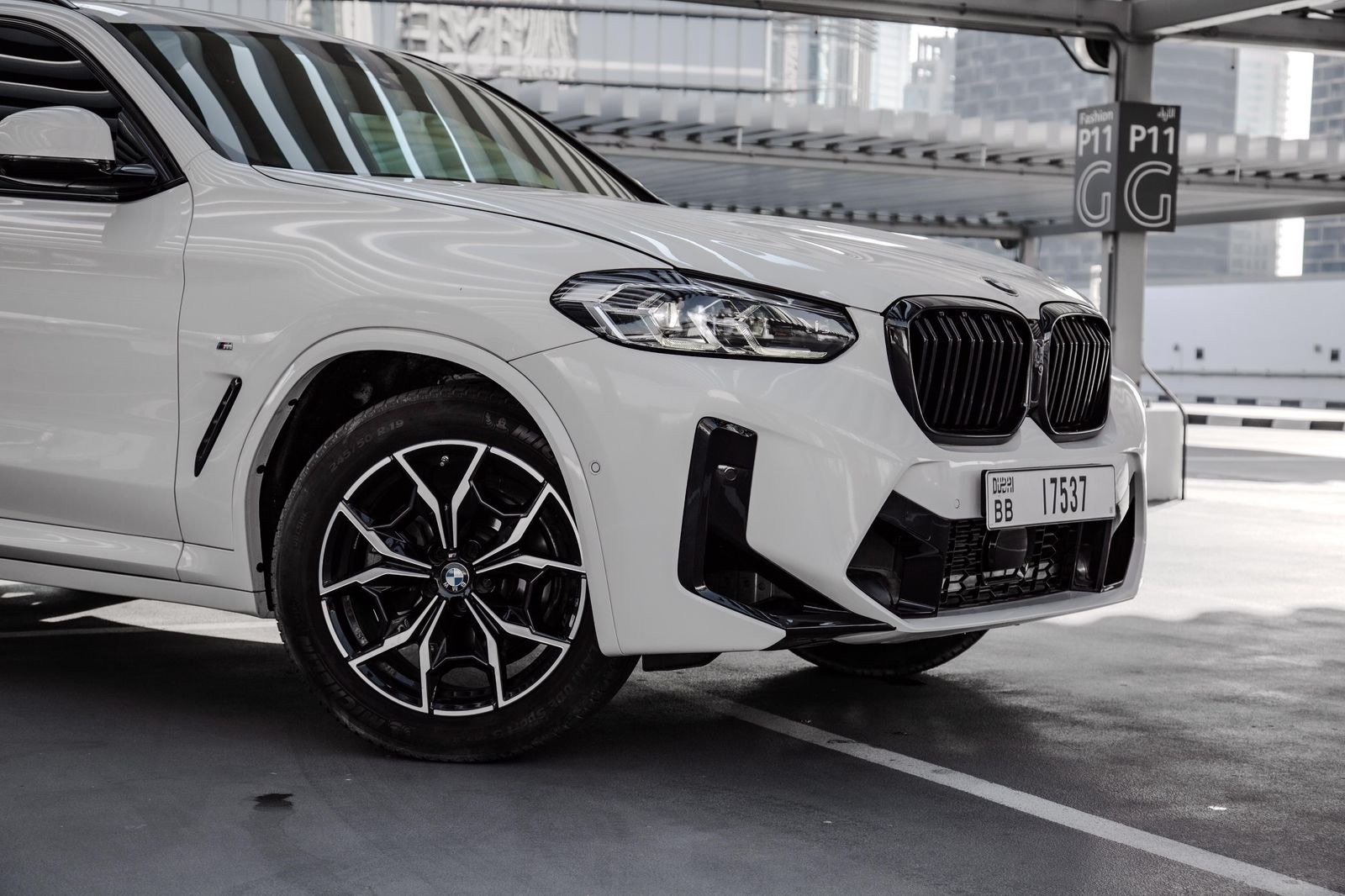 Rent a BMW X4 in Dubai photo 3