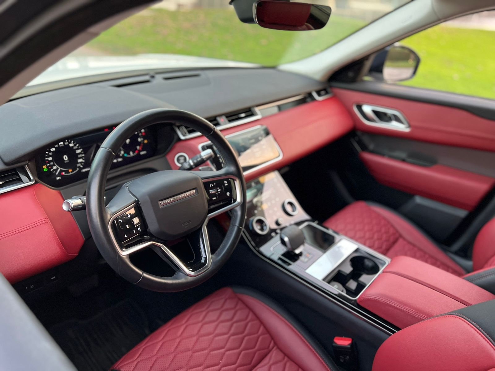Rent a Land Rover Range Rover Velar Dynamic in Dubai photo 6