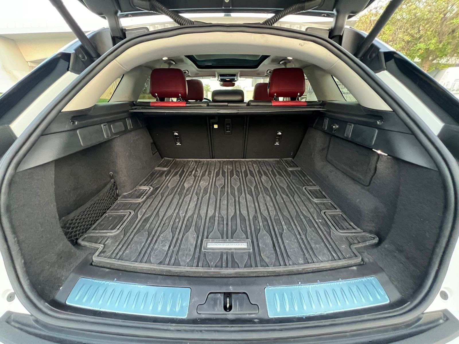 Rent a Land Rover Range Rover Velar Dynamic in Dubai photo 10