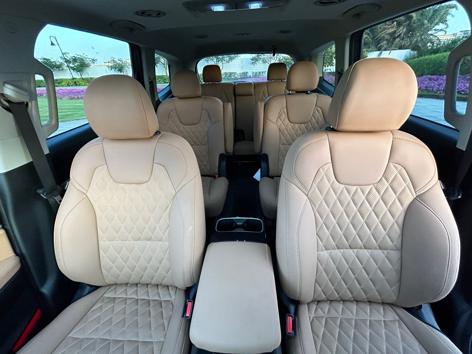 Rent Kia Telluride in Dubai photo 6
