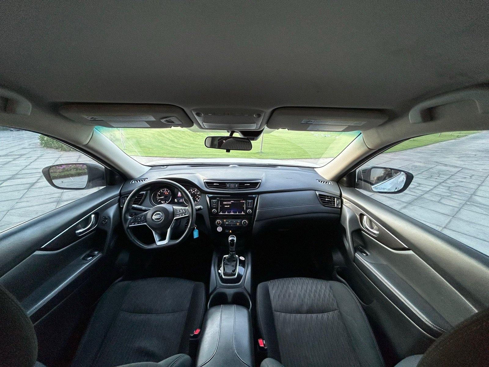 Rent Nissan X-Trail in Dubai photo 6