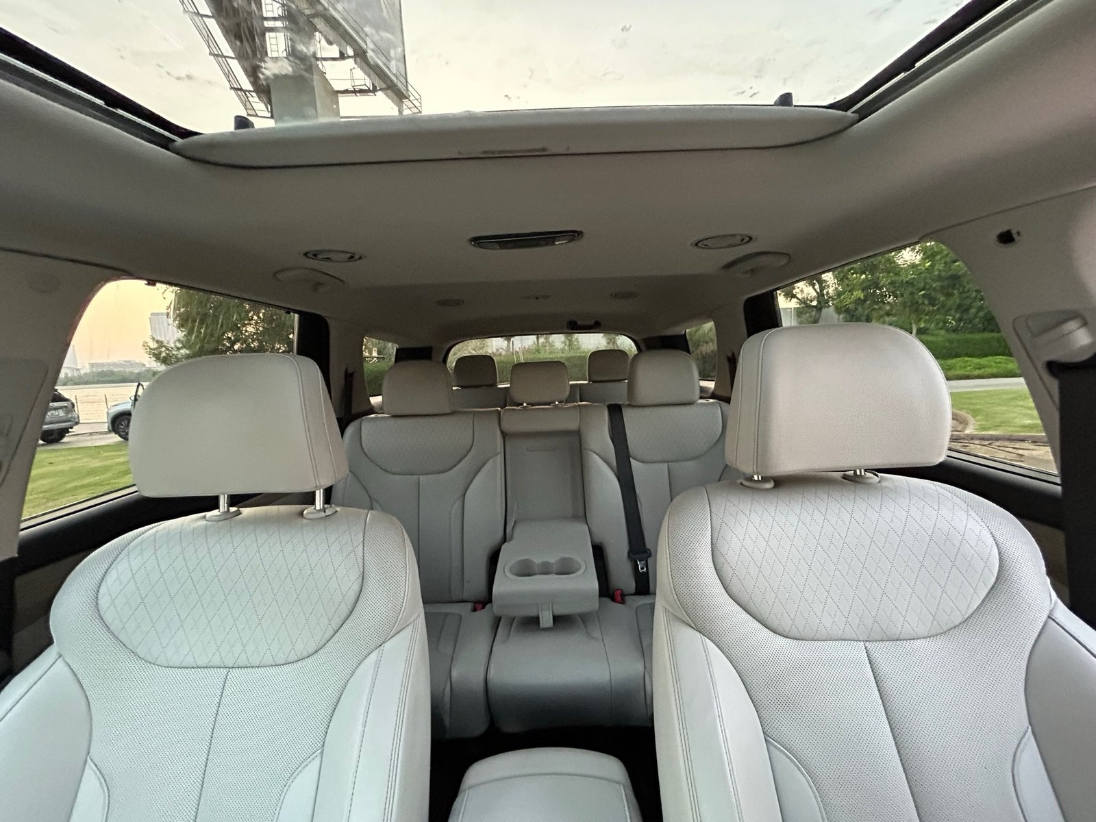 Rent a Hyundai Palisade in Dubai (Black) photo 8