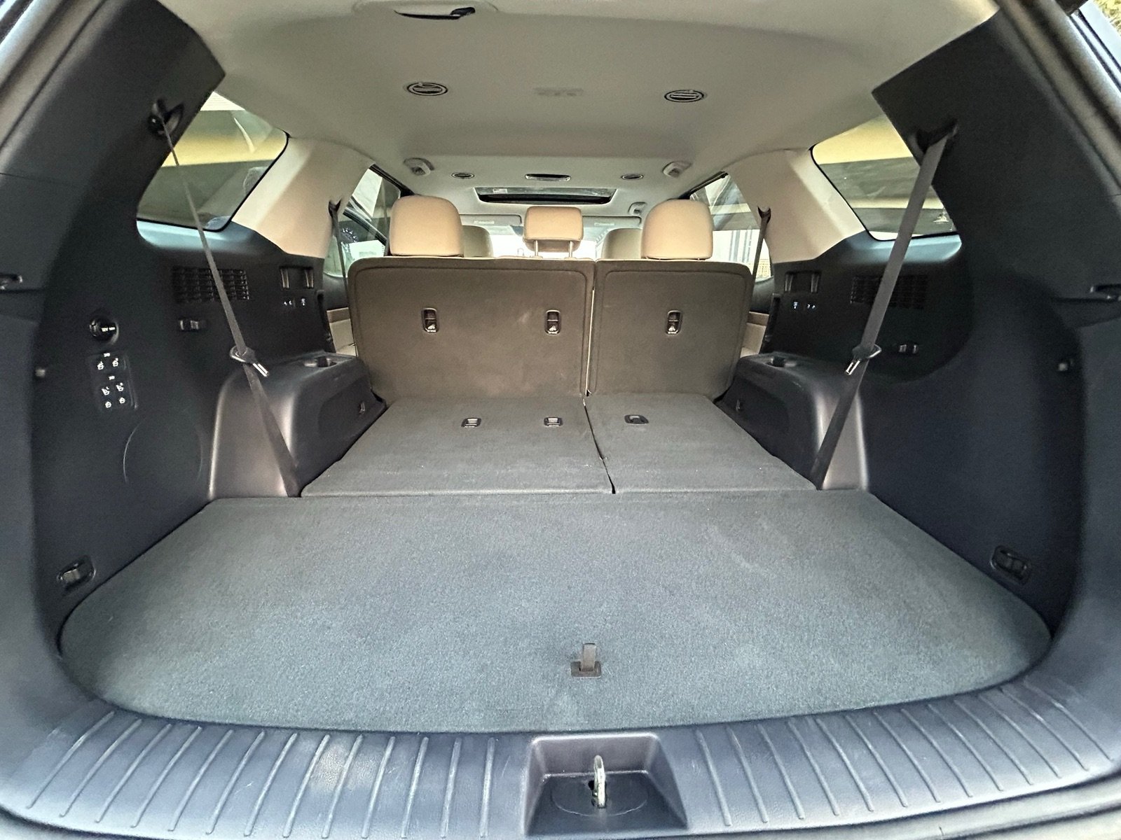 Rent a Hyundai Palisade in Dubai (Black) photo 10